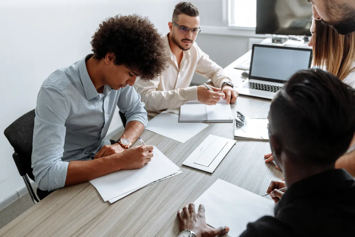 Reviewing small business HSA contribution paperwork against the IRS comparability rule
